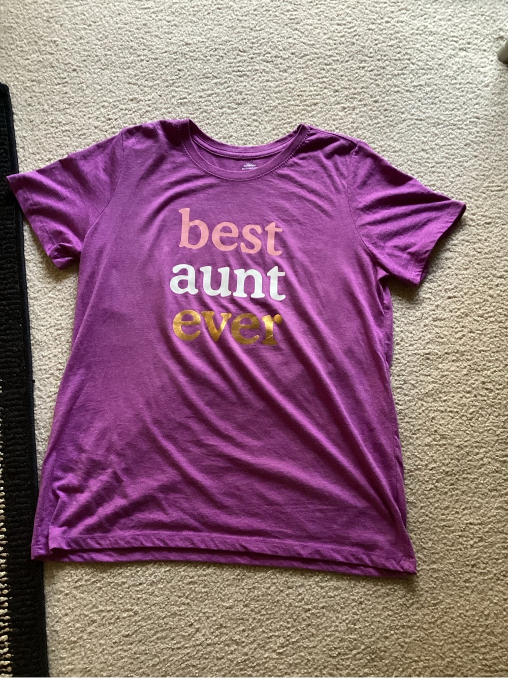 'Best Aunt Ever' Short Sleeve Graphic Tee in Purple